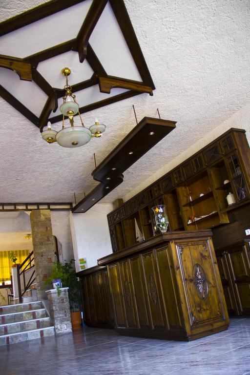Hesperia Hotel Карловаси Экстерьер фото