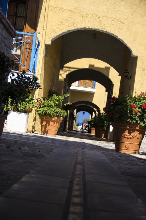 Hesperia Hotel Карловаси Экстерьер фото