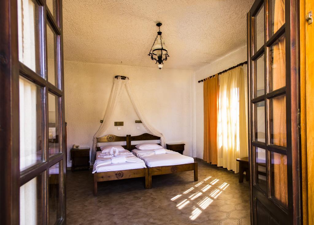 Hesperia Hotel Карловаси Экстерьер фото
